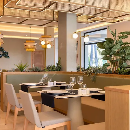 מלון Hipotels Barrosa Palace &