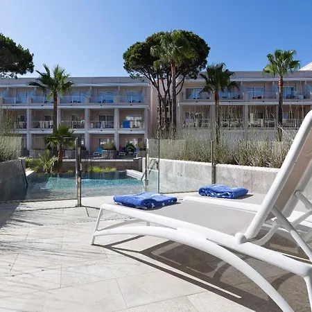 Hipotels Barrosa Palace & מלון