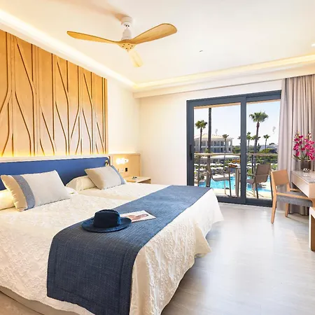 Hipotels Barrosa Palace & 5*