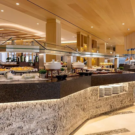 Hipotels Barrosa Palace & מלון
