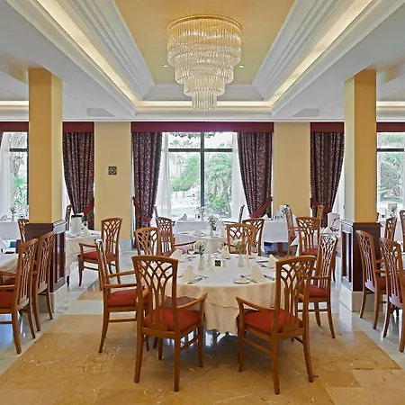 Hipotels Barrosa Palace & 5*