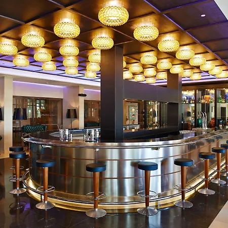 מלון Hipotels Barrosa Palace &