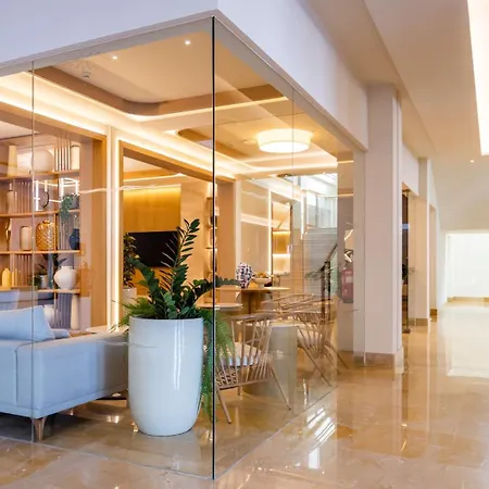 Hipotels Barrosa Palace &